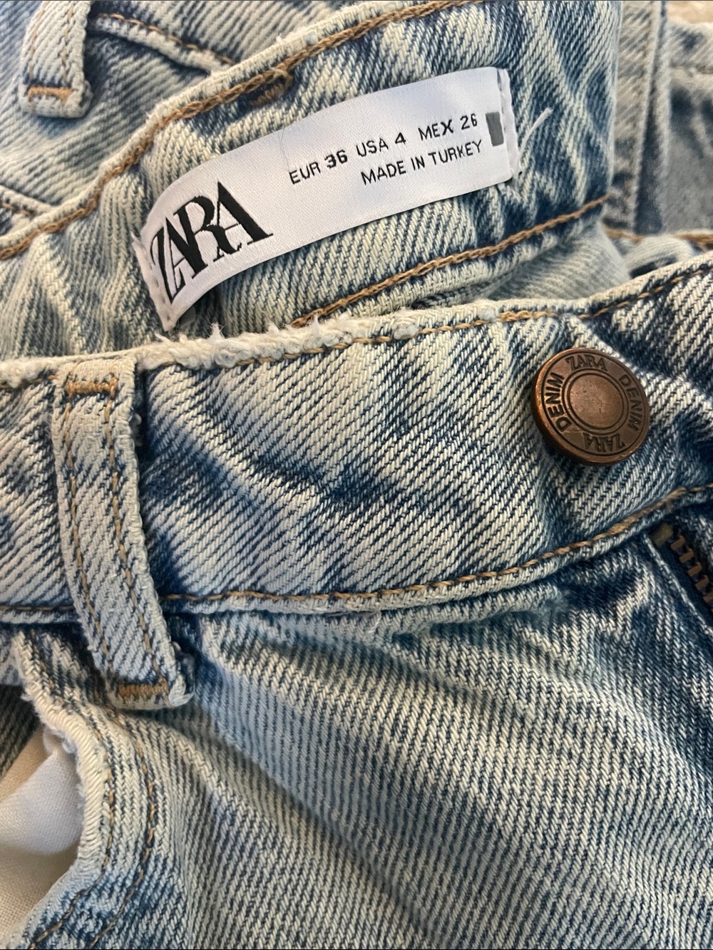 ZARA Women's Faded Light Blue High-Rise Jeans